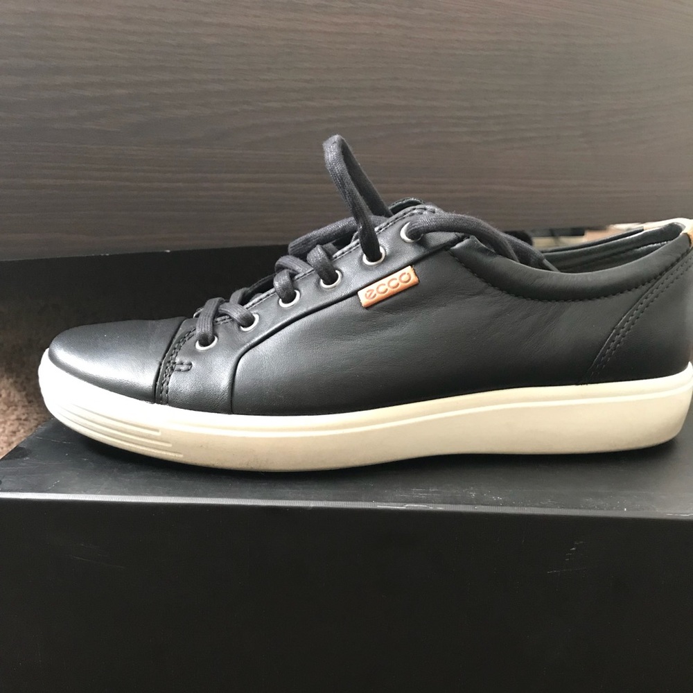 Ecco Soft 7 black leather casual sneakers